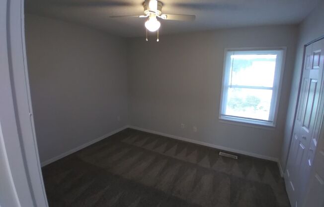 2 beds, 1.5 baths, $1,325, Unit Unit D