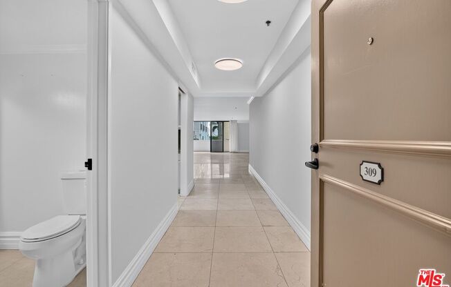 3 beds, 4 baths, 2,426 sqft, $6,995, Unit 309