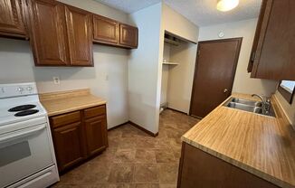 2 beds, 1 bath, $1,100, Unit Unit A