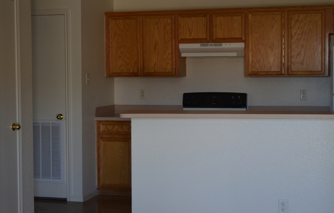 1 bed, 1 bath, 700 sqft, $725, Unit 108 - STILL OCCUPIED BY RESIDENT