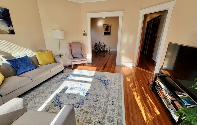253 BELGRADE AVE
