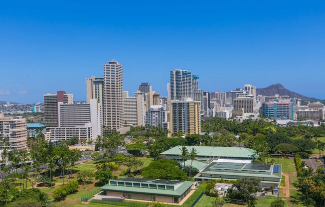 Canterbury Place - Fully renovated with high-end appliances and fixtures, this luxury 2 bedroom, 2 bath on the 20th floor offers panoramic views of Diamond Head, the ocean, and Waikiki Beach.