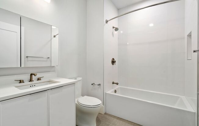 2 beds, 1 bath, 940 sqft, $3,600, Unit 305
