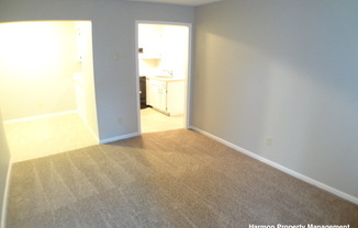 925 S Main St