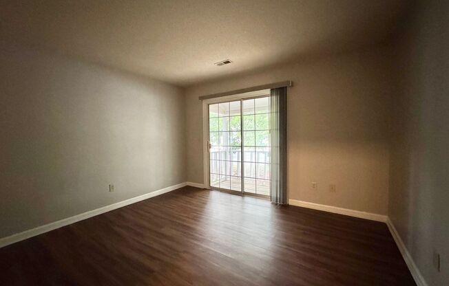 Charlestown Square Updated 2-Bedroom