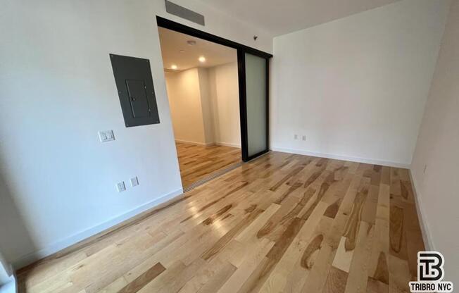 3 beds, 1 bath, $4,850, Unit 2B