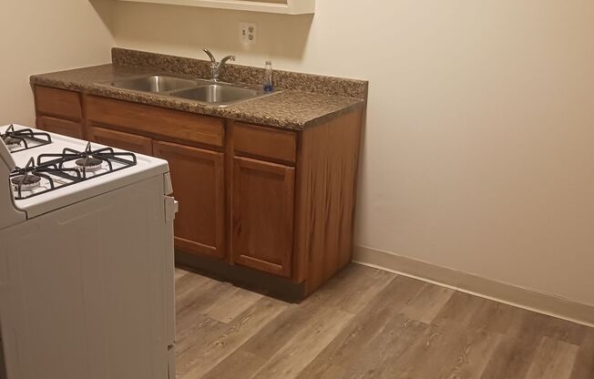 510 - Woodside Apartments