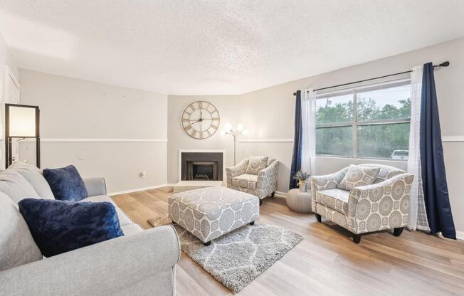 1 bed, 1 bath, 650 sqft, $1,099
