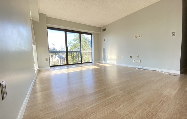 2 beds, 2 baths, 825 sqft, $3,450, Unit 226