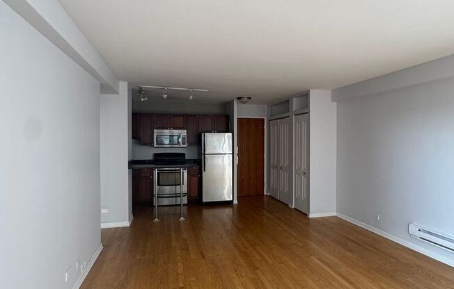 1 bed, 1 bath, 700 sqft, $1,850, Unit 418-0701