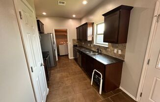 3 beds, 2 baths, $1,425