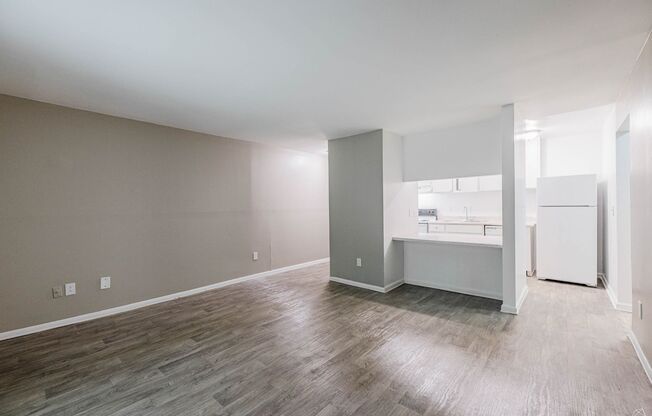 1 bed, 1 bath, 672 sqft, $1,100, Unit 2298-11