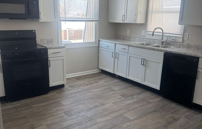 2 beds, 1 bath, $950, Unit 44