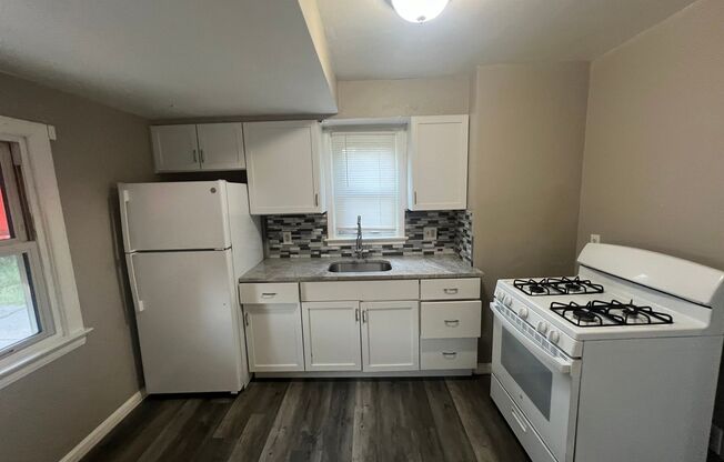 2 beds, 1 bath, $1,185