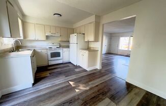 2 beds, 1 bath, $1,350, Unit 1338-1