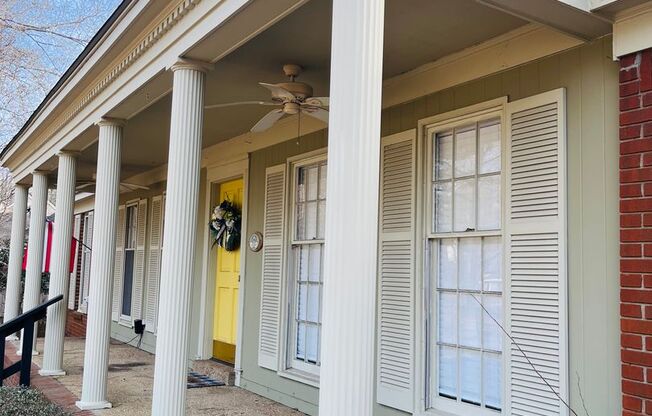 One Story Germantown Home Move In Ready! Located on Farmington Blvd between Brierbrook and Kimbrough. Pets are owner's approval, fees apply.