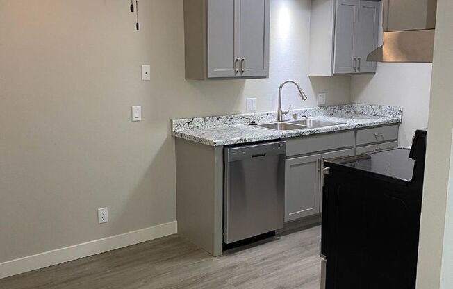 2 beds, 1 bath, $1,295, Unit 221-08