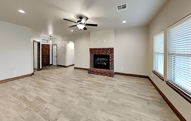 4 Bedroom 2 Bath Home Centrally Located in NW OKC