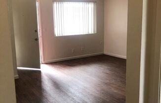 1 bed, 1 bath, 550 sqft, $1,431, Unit 12