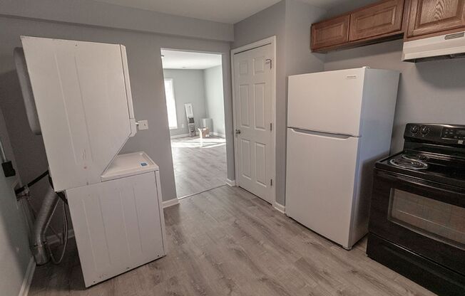 2 beds, 1 bath, $895, Unit Unit A