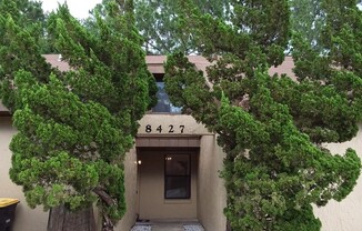 Two Bedroom Townhouse Near NAS Jax