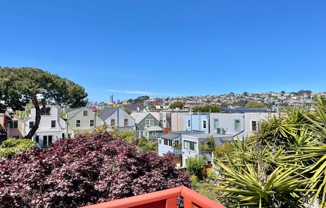 Prime Bernal Height North Slope Top Floor 3BR/2BA Flat!  Laundry!  Parking!  PROGRESSIVE