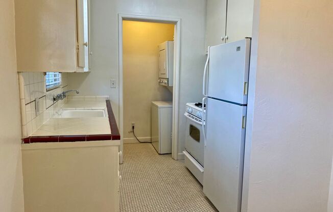 1 bed, 1 bath, 700 sqft, $1,595, Unit 3503