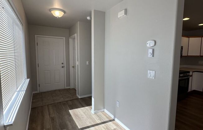 Canyon Triplex - 00000-CANYON-00