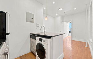 826 9 AVE