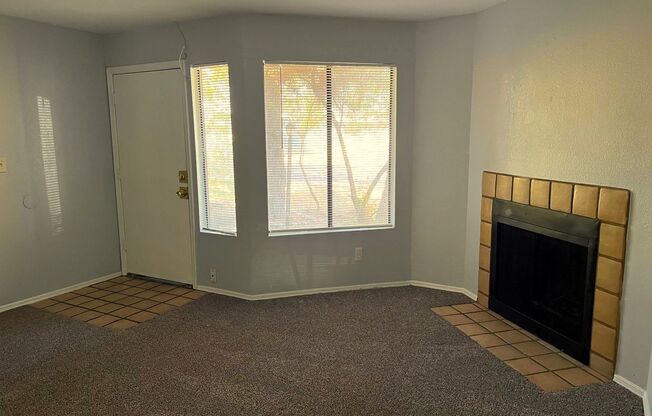 AFFORDABLE TOWNHOME IN TEMPE!!
