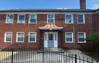 451 Burbank St. SE