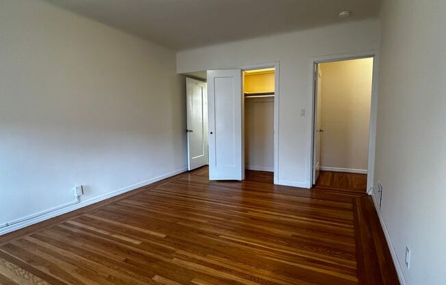 3 beds, 2 baths, $6,095, Unit 3539