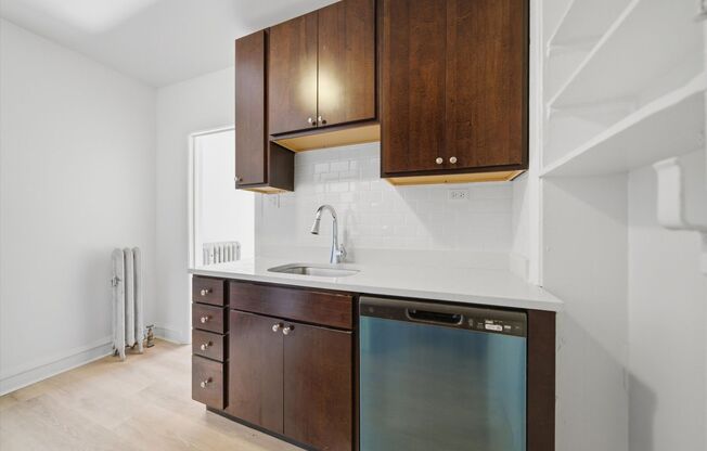 1 bed, 1 bath, 559 sqft, $2,250, Unit 2706-1GG