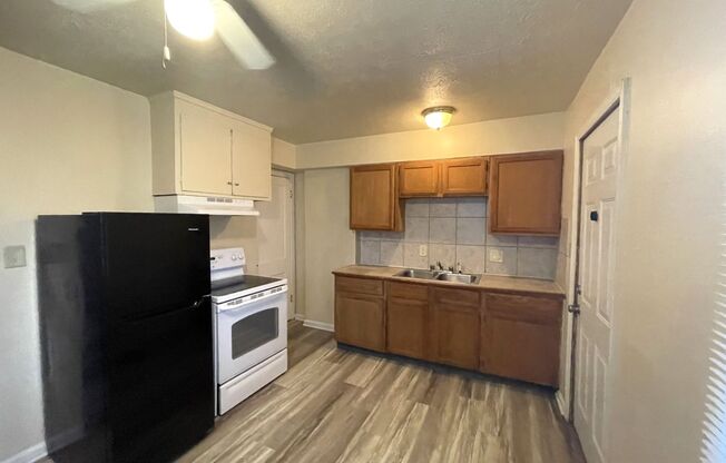 2 beds, 1 bath, $1,025