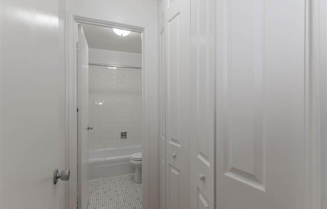 Winthrop Place - Bathroom Photo