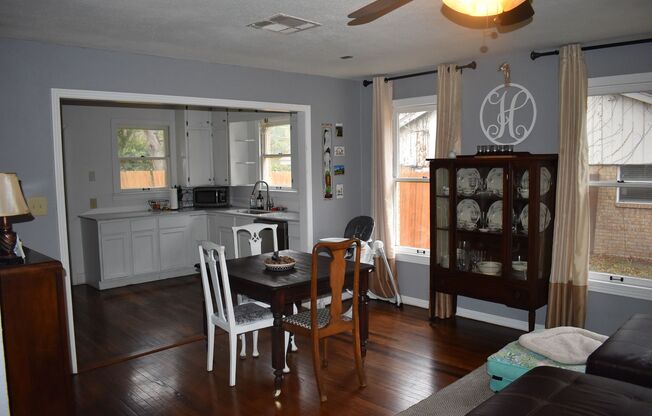 3 beds, 2 baths, $1,595