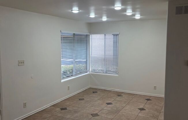 Extra large 3bd/2ba 2 story townhome with patio/backyard - $1,000 Off First Month's Rent!