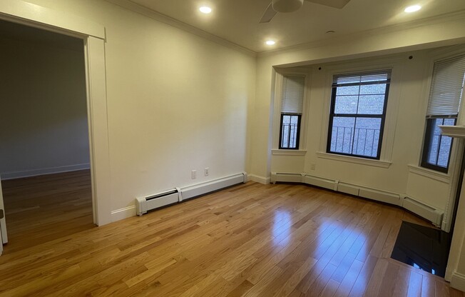 219 COMMONWEALTH AVE