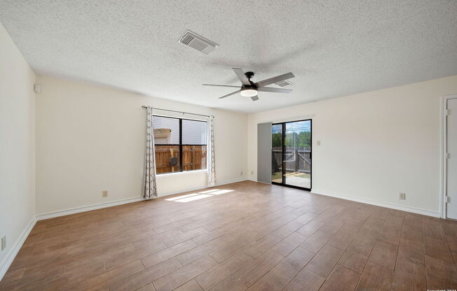 8910 KENTON BRIAR