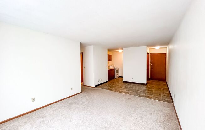 2 beds, 1.5 baths, 750 sqft, $1,285, Unit 305