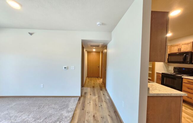 1 bed, 1 bath, 756 sqft, $1,025, Unit 102