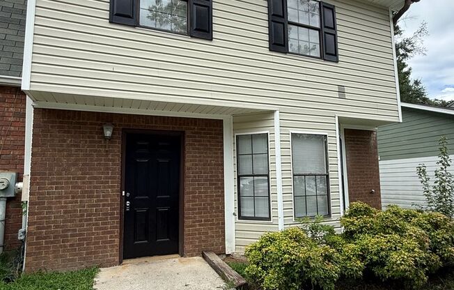 2/2.5 Townhome in the heart of downtown Douglasville
