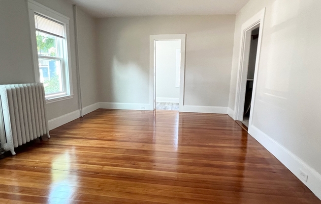 3 beds, 1 bath, 1,400 sqft, $3,300, Unit 1