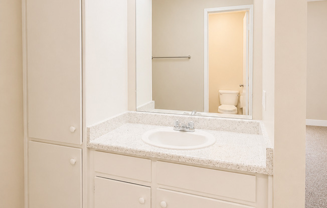 1 bed, 1 bath, 714 sqft, $1,795, Unit 033