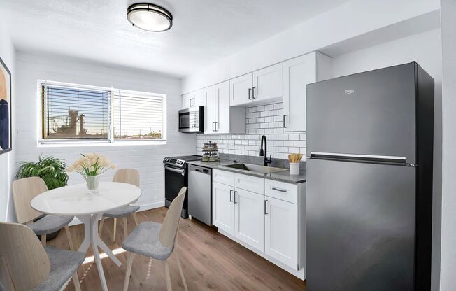 2 beds, 1 bath, 750 sqft, $1,100, Unit 316