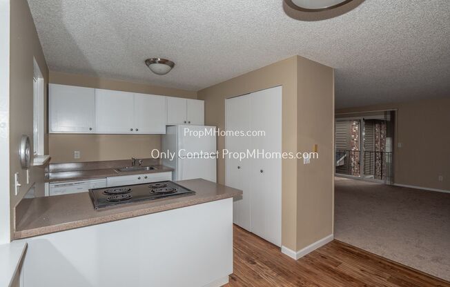 3 beds, 1.5 baths, $2,199, Unit 7640 SW 34th Avenue - Unit 7