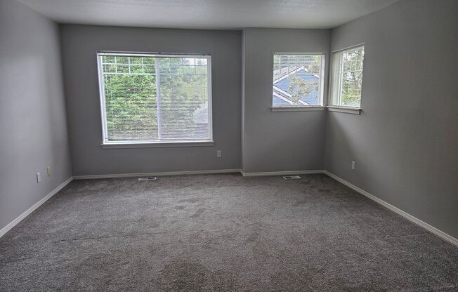 PRICE REDUCTION!! SUPER NICE TOWNHOUSE IN TIGARD!