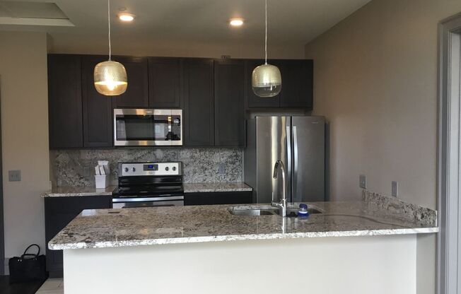 2 beds, 2 baths, 970 sqft, $1,950, Unit 805