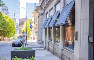 Luxury Two Bedroom Unit in Downtown Business District