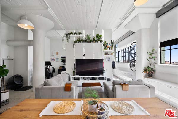 1 bed, 1 bath, 1,020 sqft, $2,860, Unit 617